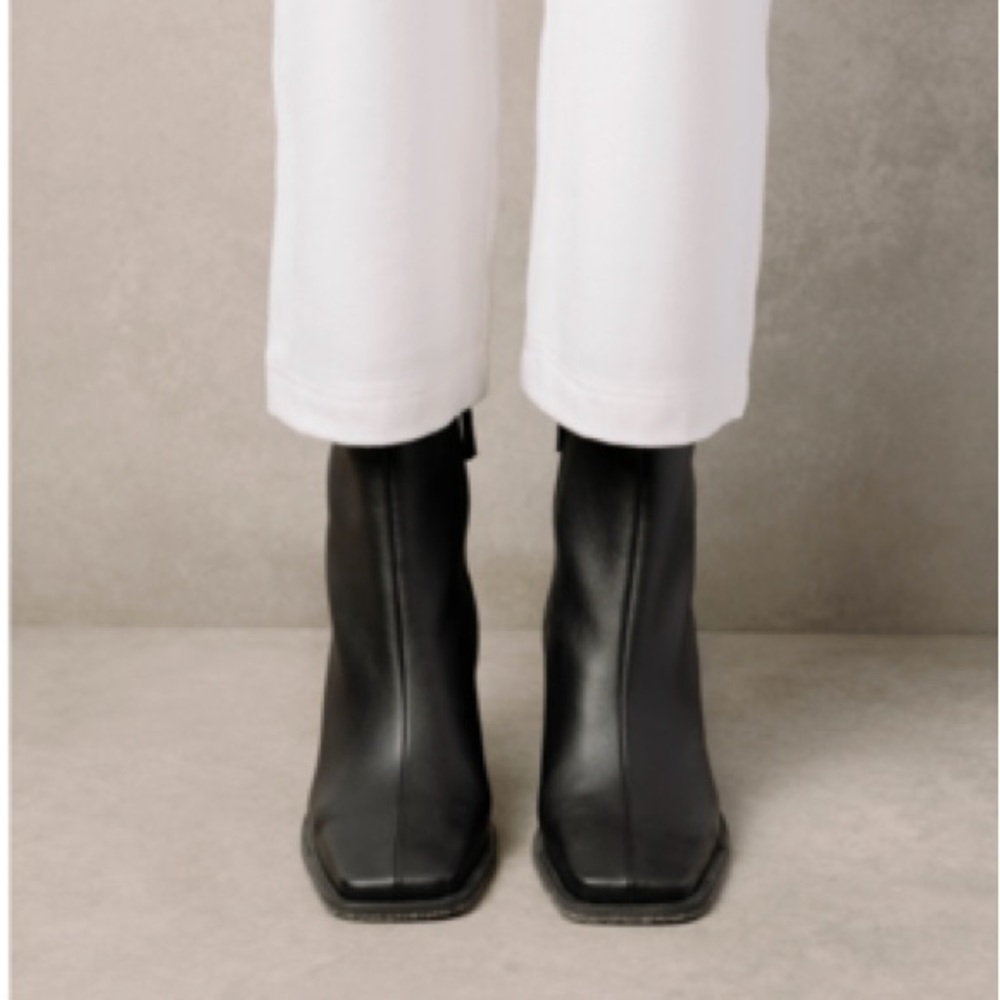 Alohas Black Vegan Ankle Boots